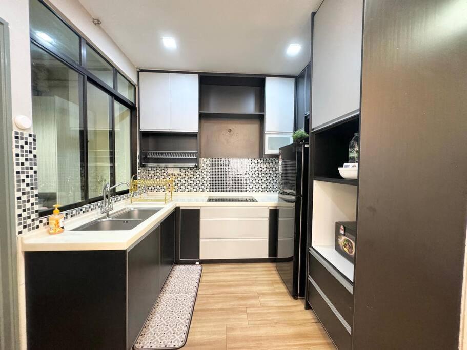 Minumum 7Days 3Br At Pju 10 Damansaradamai Petaling Jaya Exterior foto